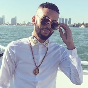 Meet your Posher, Mickey